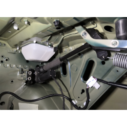 ​VGAOP02 Электрический подъемник двери багажника Toyota Camry v70 (2018+)